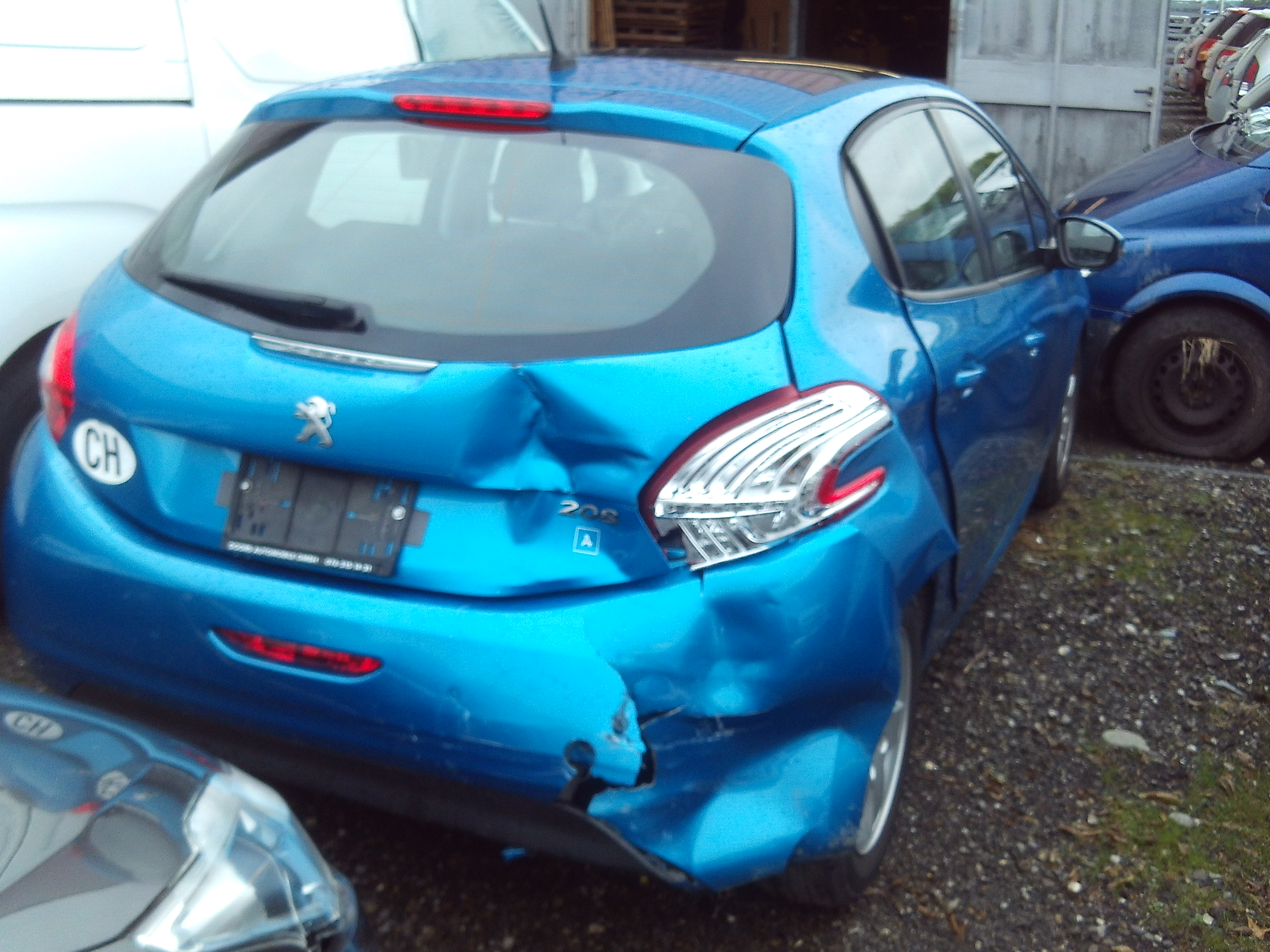 peugeot208blau_2.JPG