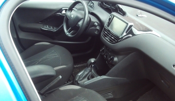 peugeot208blau_4.JPG